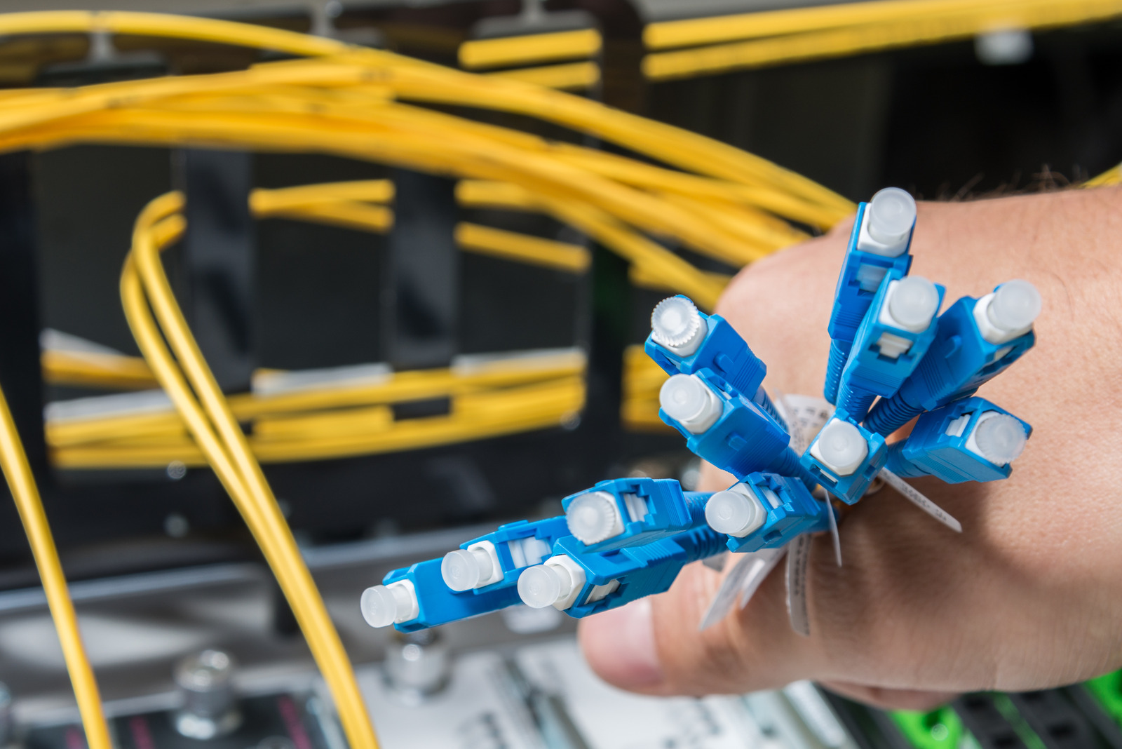 OM3 vs OM4 Fiber Cable: What's the Difference Between Them?